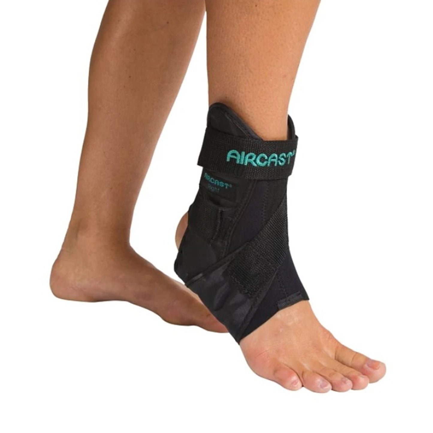Ankle Support AirSport™ Large Hook and Loop Closure Right Ankle